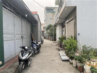 Bán đất 44,6m2 tại xã phú sơn gia lâm hn giá 2.2 tỉ siêu đẹp ngõ 2m