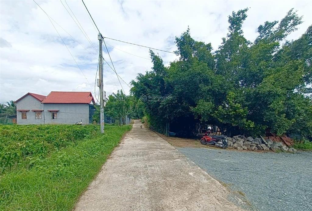 Cắt bán 151m2  167m2 full thổ cư xã suối tiên giá rẻ 680 triệu bao sang tên sổ