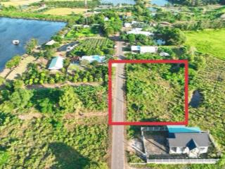 Bán đất view trực diện hồ lồ ô  đất đỏ 468m2 thổ cư 100m2 mặt tiền 10m