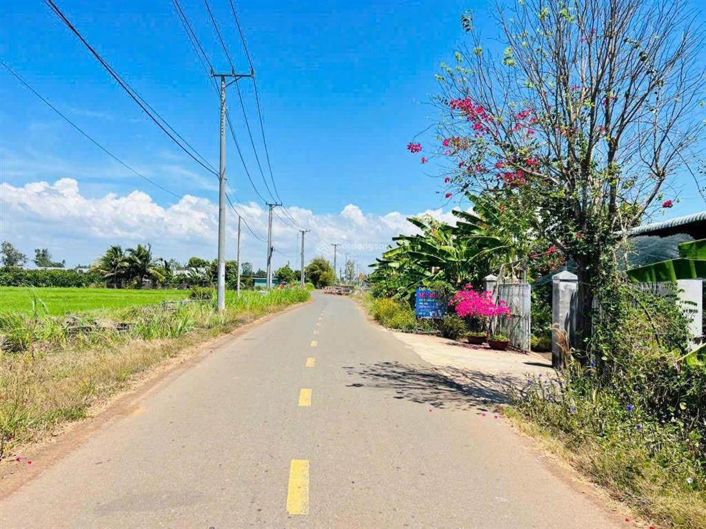 1696m2 đất mặt tiền phạm hùng ngay cổng kcn đất đỏ, bà rịa vũng tàu, sổ riêng  giá chỉ 2,8 tỷ