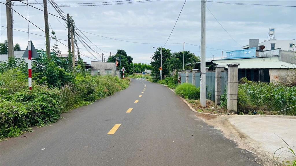 Bán 1066m2 mặt tiền rộng 35m đất trung tâm thị trấn đất đỏ brvt khu dân cư đông, cách biển 10 phút