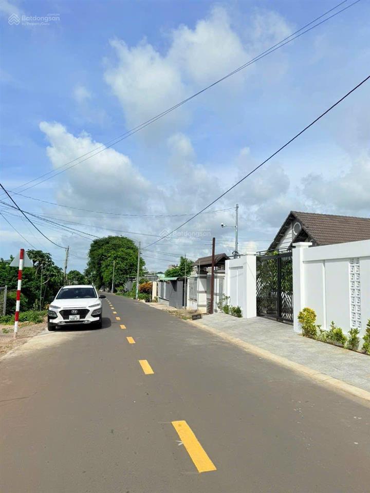 Bán đất thị trấn đất đỏ  đường nguyễn đình chiểu 6 x 20