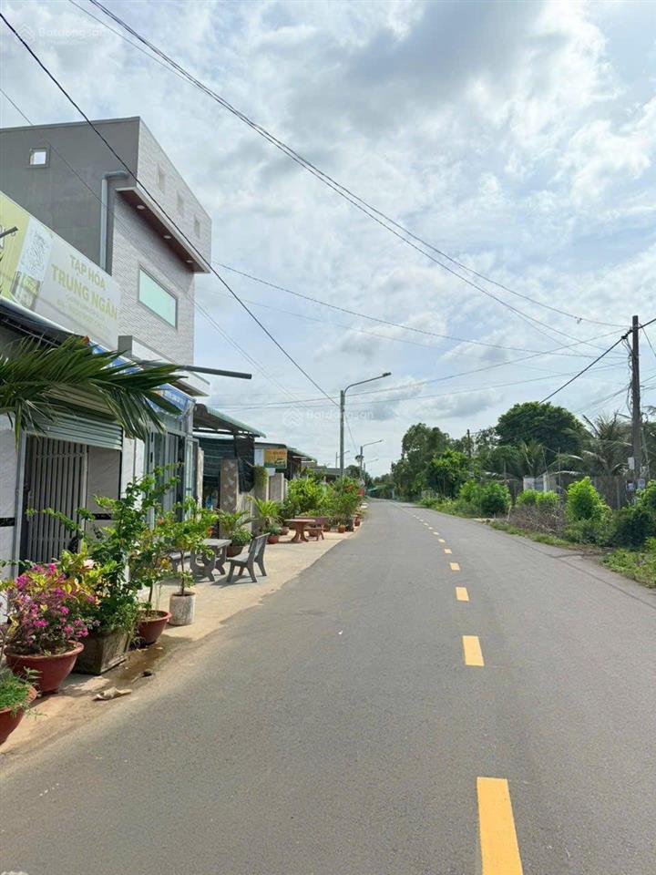 Bán đất thị trấn đất đỏ  đường nguyễn đình chiểu 6 x 20