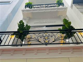Hiếm40m25 tầng thang máyhơn 9 tỷmới tinh 100%phố giáp bát ngã tư vọng.