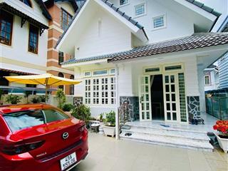 Bán nhanh biệt thự vip đường cô giang phường lâm viên đà lạt chỉ 12,5tỷ cách hồ xuân hương 800m.