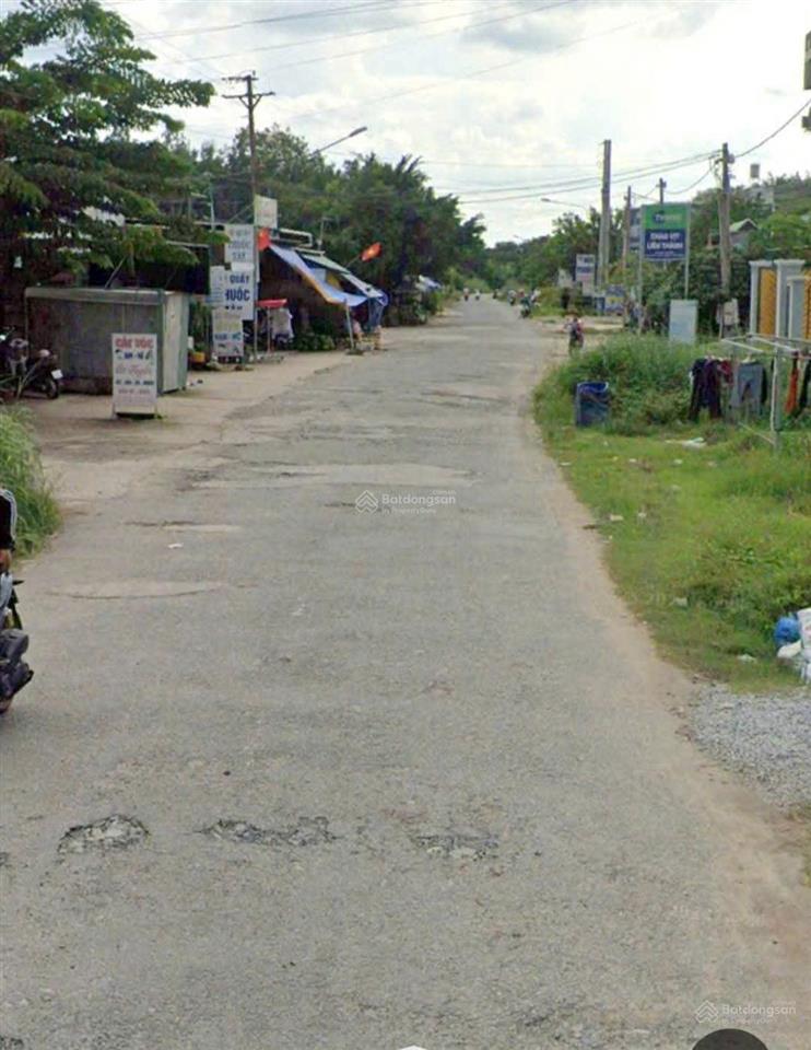 Bán đất thị xã bến cát, bình dương. đường xá trước đất đang mở rộng có vỉa hè chỉn chu, giá rẻ