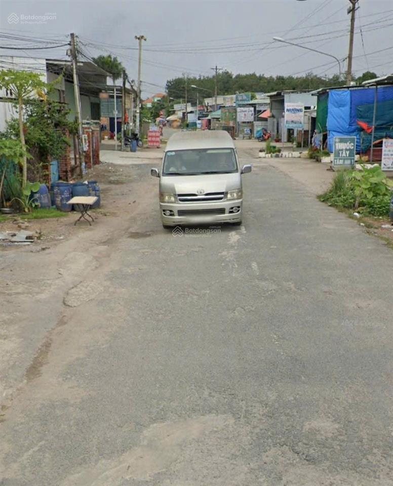 Bán đất thị xã bến cát, bình dương. đường xá trước đất đang mở rộng có vỉa hè chỉn chu, giá rẻ