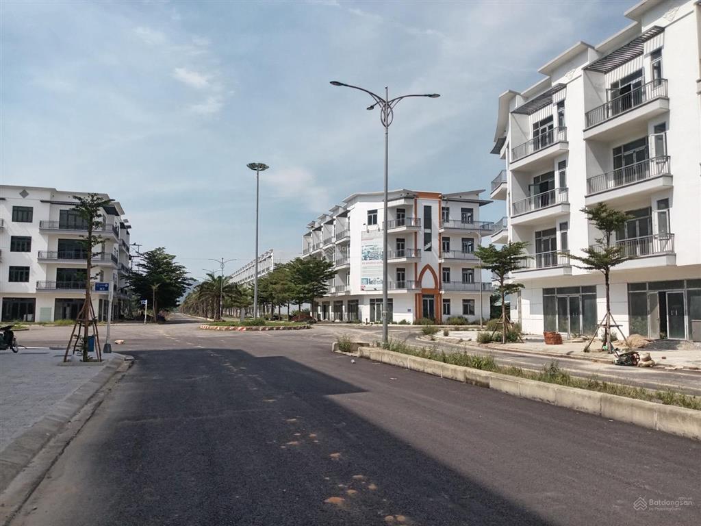  tôi nếu bạn cần một môi giới am hiểu dự án ecocharm, bán bds khu ecocharm