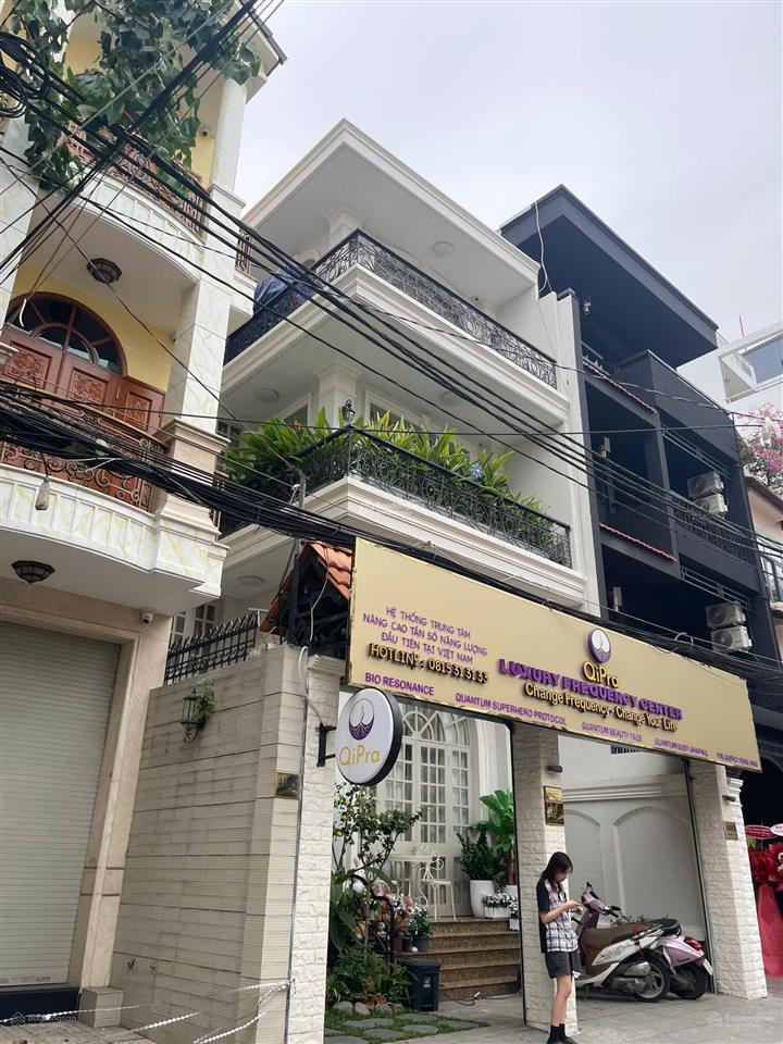 Chủ cho thuê nguyên căn 456/29 cao thắng gần 3/2. dt 4,5 x 18m, 3 lầu, 5pn.  