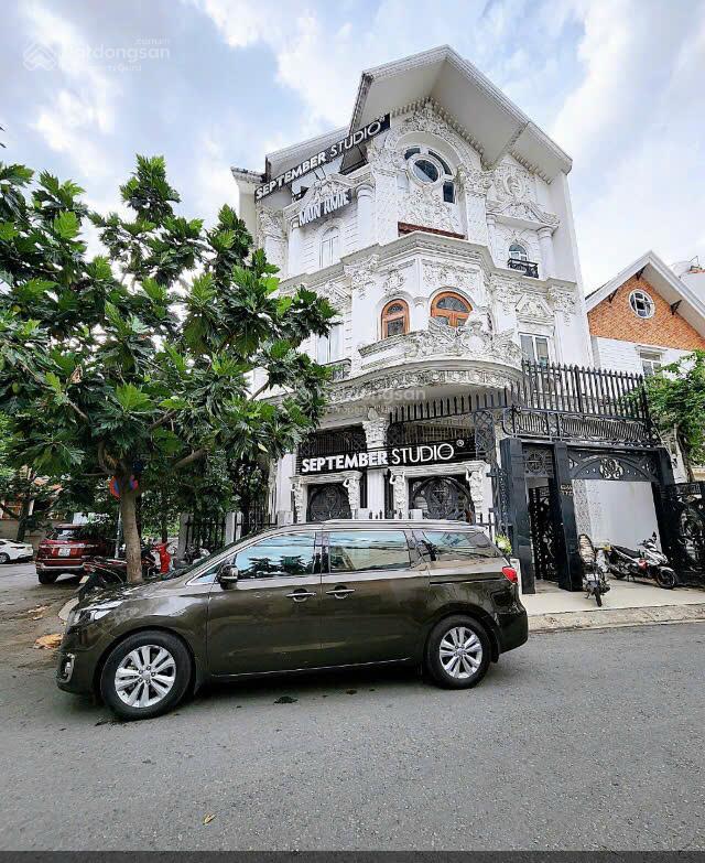 Bán villa phố 24/1  3 hoàng dư khương. dt 13,5m x 20m, hầm, 2 lầu, st.  0901 383 *** a huy