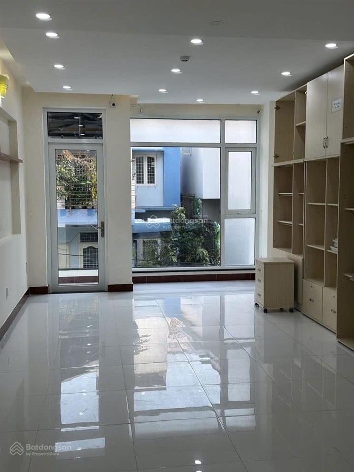 Bán nhà hẻm 22 lữ gia đường thông 8m. .dt 4 x 15m, 3 lầu.  0901, 383, 038 trường( khu vip. q11)