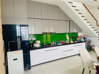 Bán nhà 3 tầng đường nhựa, full nội thất mới. khu dân cư sầm uất. 400 m2, chỉ 6,5 tỷ