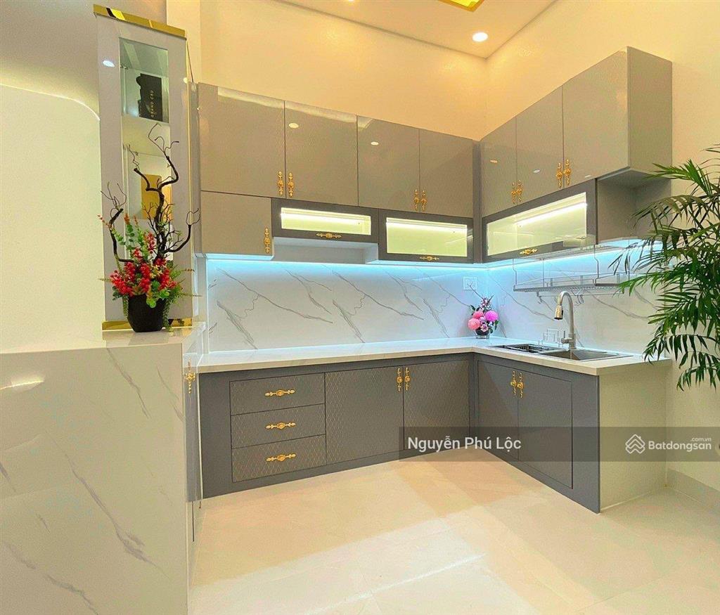 Góc 2mt hxh đường đồng nai khu cx bắc hải p15 q10  dt6m x 11m. gía chỉ hơn 12 tỷ