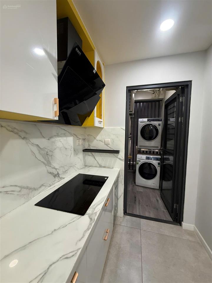 Bán căn hộ antonia 2 phòng ngủ  view biệt thự giá 10,6 tỷ