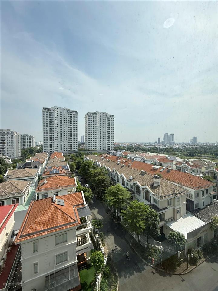 Bán căn hộ antonia 2 phòng ngủ  view biệt thự giá 10,6 tỷ