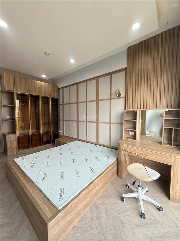 Bán căn hộ antonia 2 phòng ngủ  view biệt thự giá 10,6 tỷ