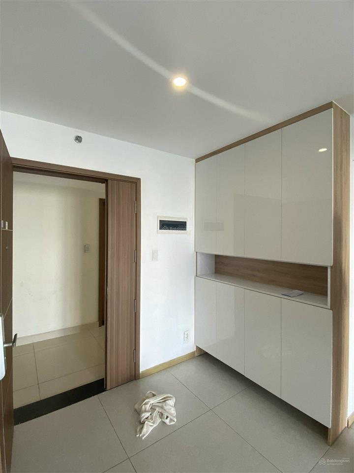 Cuối năm cần tiền nên bán gấp căn 2pn  75m2  view nhìn ra công viên  gía 7,2 tỷ thấp nhất