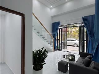 Nhà đường 8m. đường 8 dt 5,2 x10m. 1 lầu