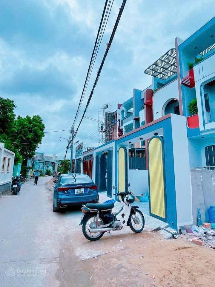 Chủ gửi bán nhà 1t2l tân hạnh biên hoà. dt 100m2. giá 3tỷ850 tl. đường trước nhà 6m, thông