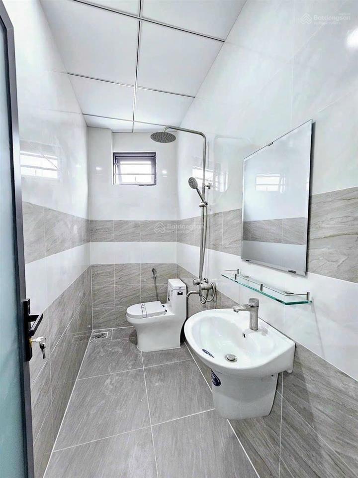 Chủ gửi bán căn nhà 1 trệt 1 gác đúc thật phường trấn biên (thống nhất cũ), dt 72m2, giá 3tỷ3 tl