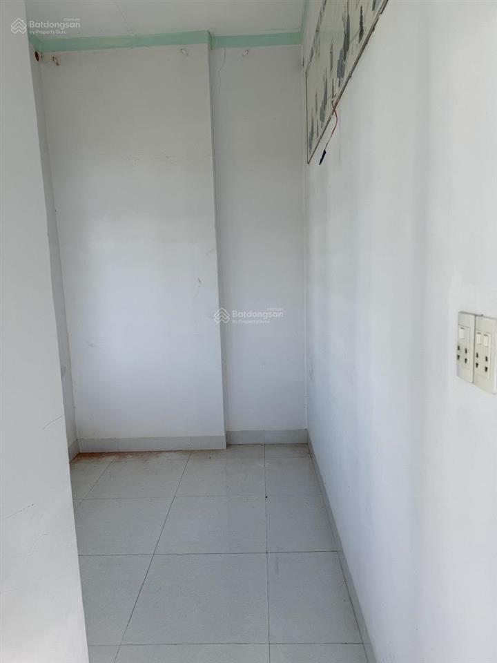 Bán nhà 1t1l phường biên hoà (bửu hoà cũ). dt 4,5x17=81m2, nở hậu. giá 3tỷ1 tl đường xe hơi