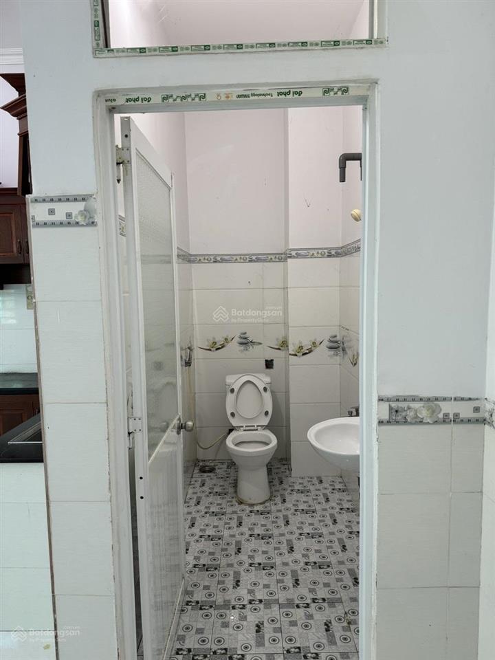 Bán nhà 1t1l phường biên hoà (bửu hoà cũ). dt 4,5x17=81m2, nở hậu. giá 3tỷ1 tl đường xe hơi