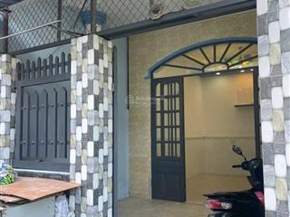 Bán nhà 1 trệt 1 lửng gần chợ bửu hoà phường biên hoà. dt 80m2. giá 1tỷ950 đường xe hơi tới nhà