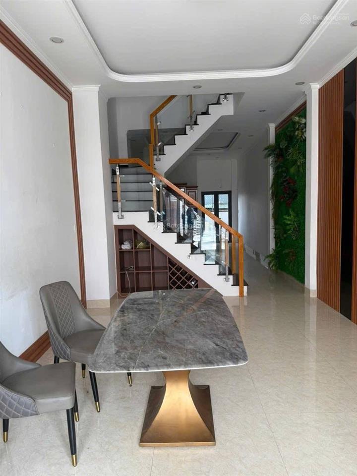 Chủ gửi bán căn nhà 1 trệt 1 lầu phường biên hoà (hoá an cũ). dt 4x21,3m = 88m2. giá 3tỷ8