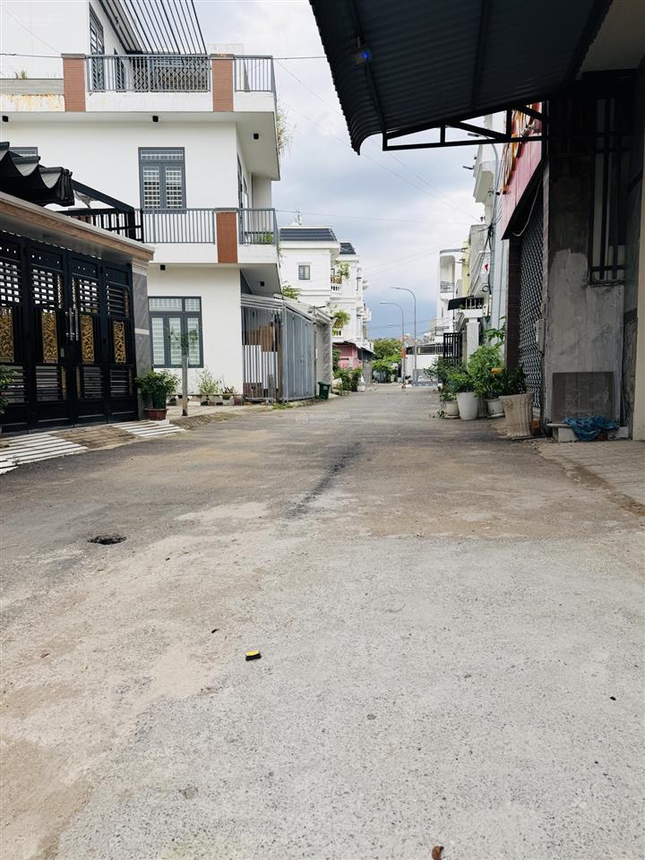 Chủ gửi bán căn nhà 1 trệt 1 lầu phường biên hoà (hoá an cũ). dt 4x21,3m = 88m2. giá 3tỷ8