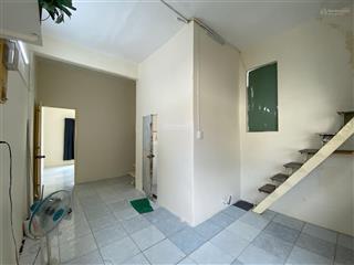 Cho thuê chung cư tầng 2  13c kỳ đồng, 1pn, 1wc, có gác (cc cũ riêng biệt từng căn)