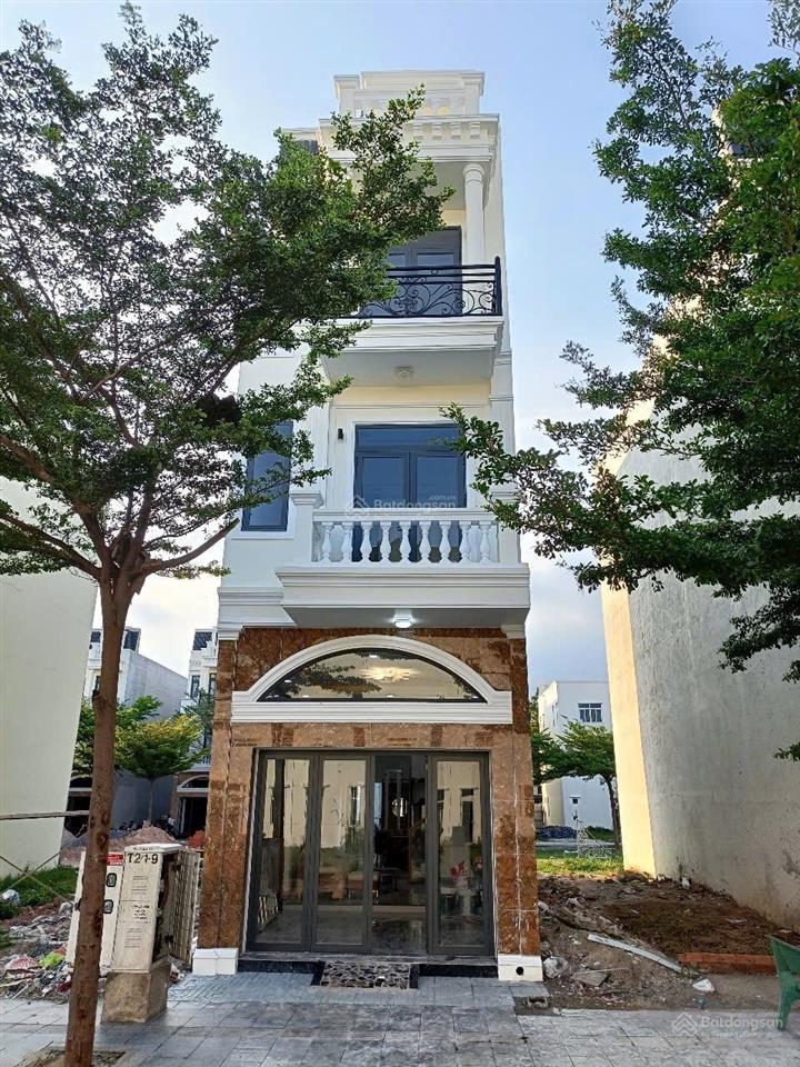 Nhà góc icon central. ngay chợ thông dụng. liền kề kcn vsip1. đường dt743. gần vincom dĩ an