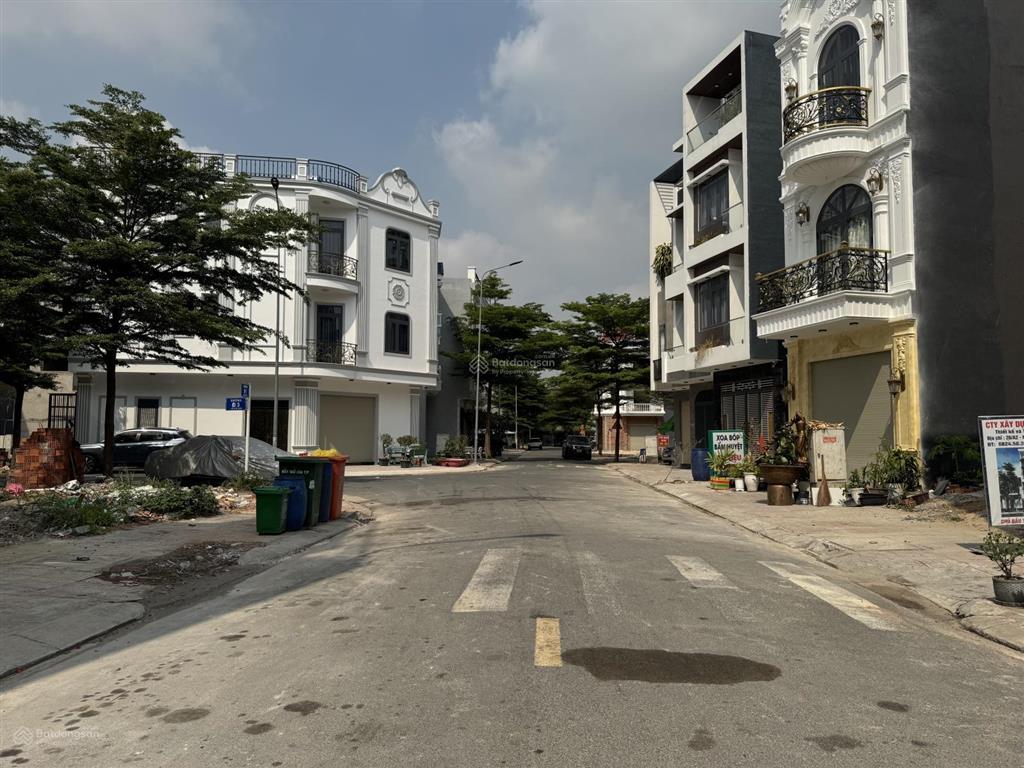 Chính chủ cần sang lại lô kdc lộc phát đường 22/12, thuận giao. liền kề siêu thị aeon