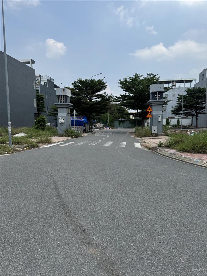 Chính chủ cần sang lại lô kdc lộc phát đường 22/12, thuận giao. liền kề siêu thị aeon