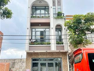 Nhà mới xây kdc vsip1. liền kề siêu thị aeon thuận giao, ql13, hcm. full nội thất. thương lượng