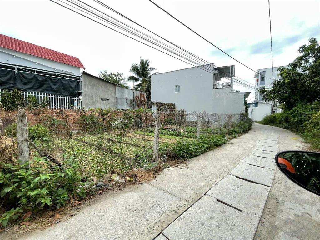 Bán đất 2 mặt tiền đường xuân phong oto vi vu sổ đỏ công chứng ngay phường bắc nha trang khánh hòa