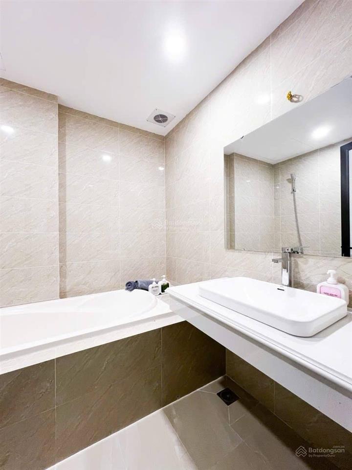 Bán gấp pl 6t mặt ngõ liễu giai, ô tô tránh. dt 110m2 mt 7m. ô tô tránh thoải mái, dòng tiền kd tốt