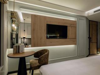 Bán gấp nhà 6 tầng phố xuân diệu.dt80m2,thang máy,ô tô đỗ cửa,cách đường ô tô tránh 10m.làm căn hộ