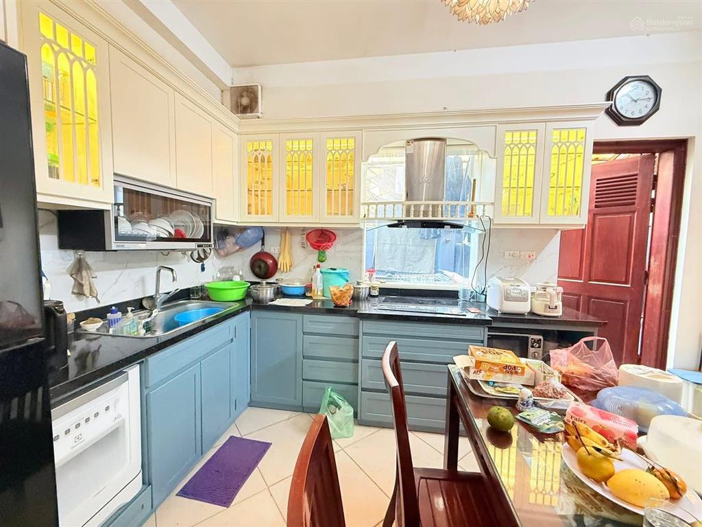 Bán gấp nhà 4 tầng phố xuân la,xuân đỉnh.dt56m2.ô tô vào nhà.nhà về ở luôn.thoáng vĩnh viễn.