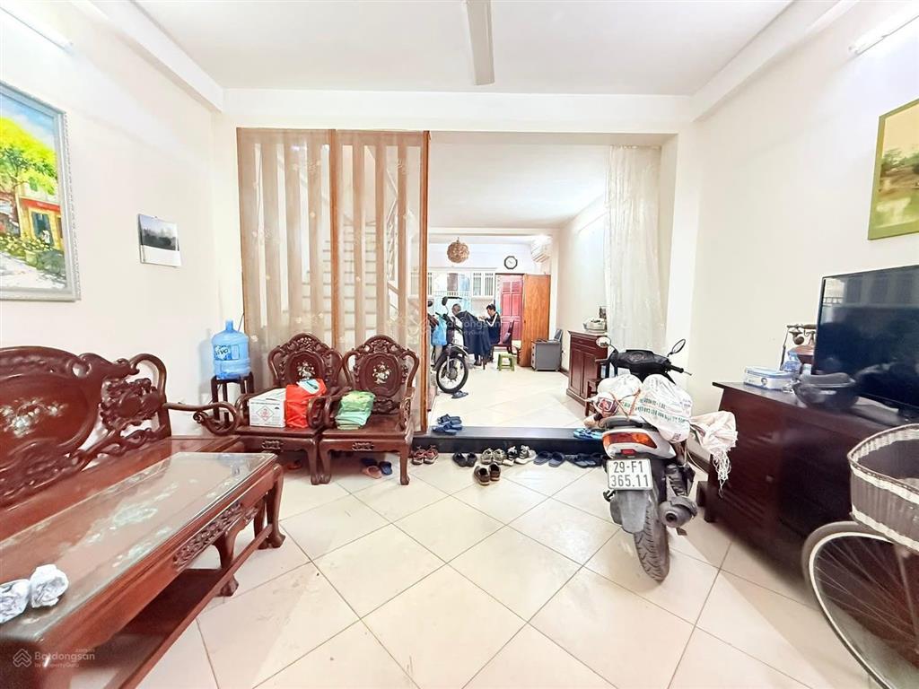 Bán gấp nhà 4 tầng phố xuân la,xuân đỉnh.dt56m2.ô tô vào nhà.nhà về ở luôn.thoáng vĩnh viễn.