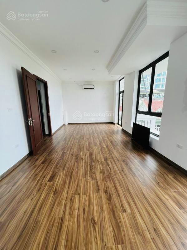 Biệt thự hoàng cầu 110m2x4t mt 8m ôtô vào nhà có nội thất cực thoáng, đẹp phù hợp văn phòng 49tr/th