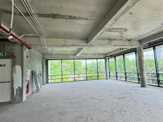 Cho thuê mặt bằng với diện tích 512m2 vinhomes green bay, thích hợp làm văn phòng, spa tổng hợp.
