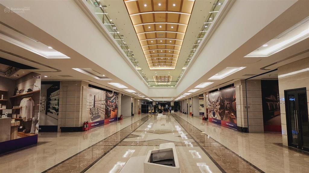 Cho thuê mặt bằng shop khối đế vinhomes smart city, tòa fzone 200  2500m2, tmdv 5 tầng 600m2