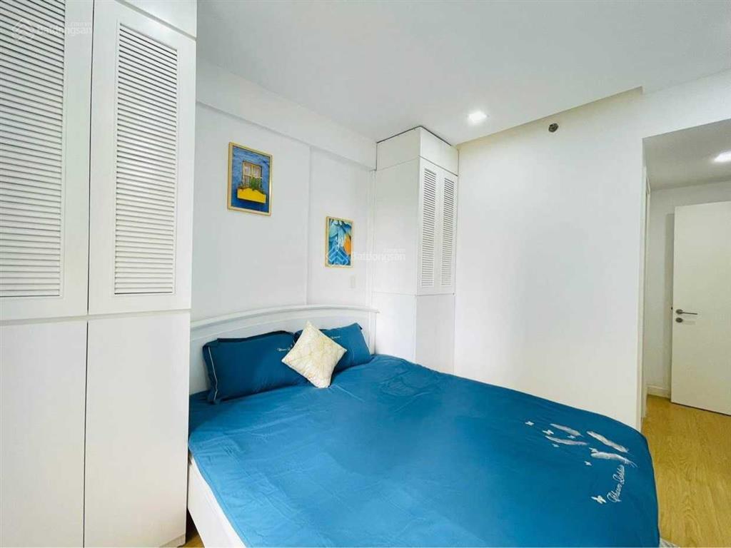 Chính chủ gửi bán căn hộ 2pn view sông giá cực rẻ  có sẵn nội thất đẹp