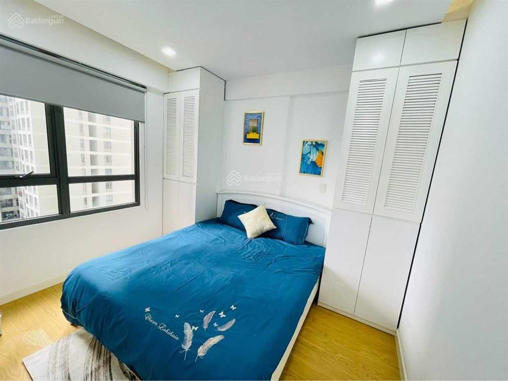 Chính chủ gửi bán căn hộ 2pn view sông giá cực rẻ  có sẵn nội thất đẹp