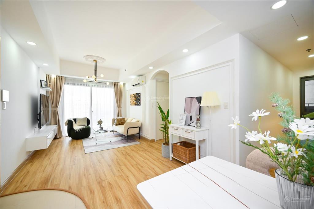 Chính chủ gửi bán căn hộ 2pn masteri thảo điền, nội thất mới 100%, nhà đẹp xuất sắc