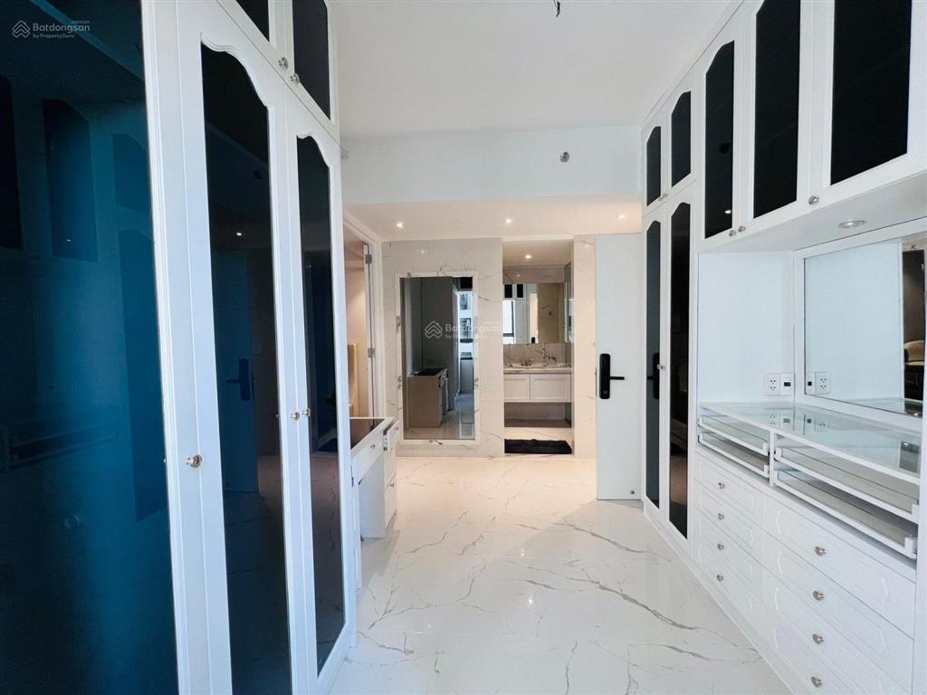 Căn ghép masteri 135m2 nội thất siêu đẹp  chủ gửi bán gấp.  em bảo 0946 867 ***