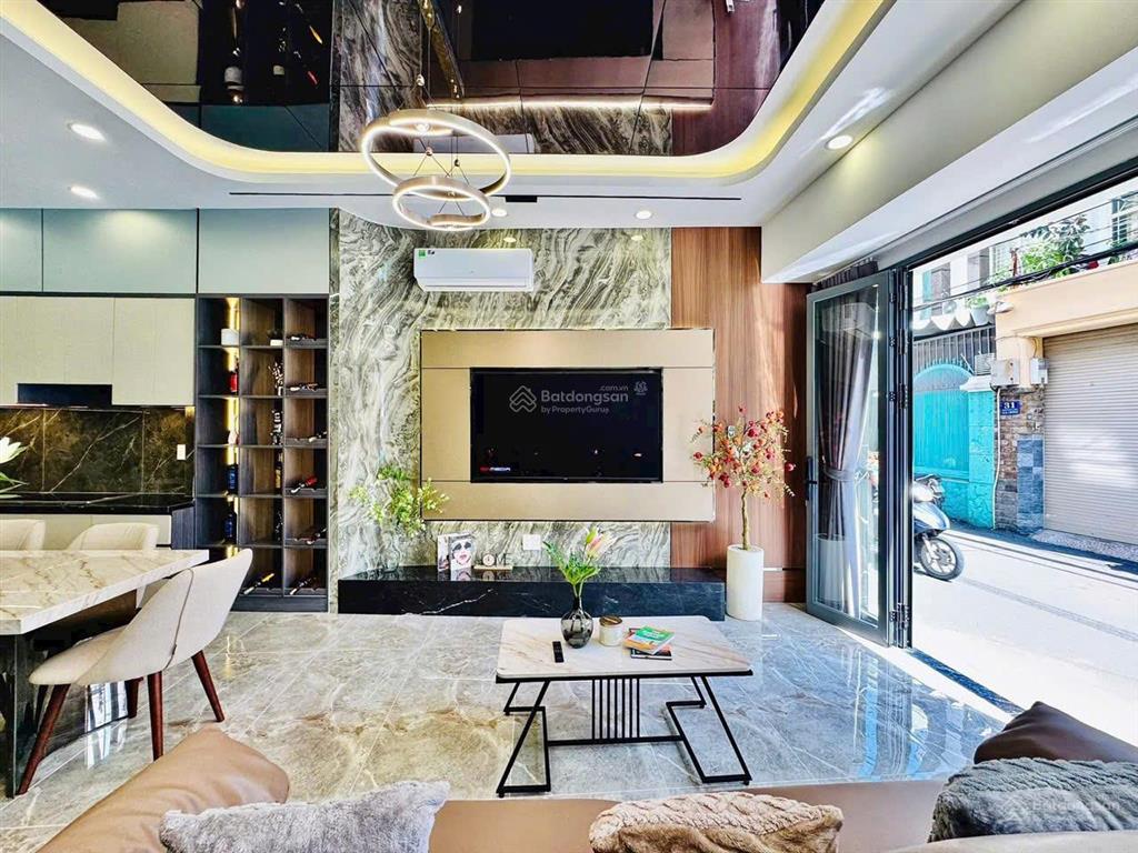 Gấp nhà hẻm 5m khu lê quang định  nguyễn thượng hiền. dt 4.3x10m. trệt, 3 lầu. giảm còn 7.9 tỷ