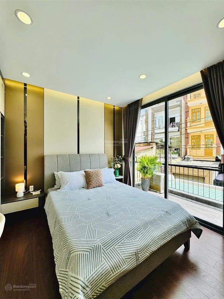 Gấp nhà hẻm 5m khu lê quang định  nguyễn thượng hiền. dt 4.3x10m. trệt, 3 lầu. giảm còn 7.9 tỷ