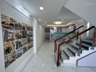 Cần bán nhà 5 tầng hẻm 5m  hẻm 1 sẹc ngay mặt tiền đường. khu nguyễn thượng hiền  lê quang định