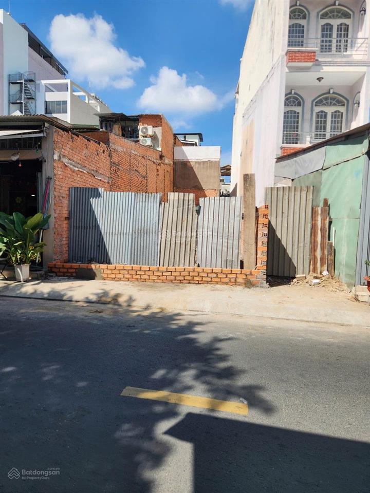 Cần tiền bán gấp khuôn đất hiếm có  dt 4.6x17m. nỡ hậu nhẹ. mặt tiền hẻm 8m kinh doanh chu văn an